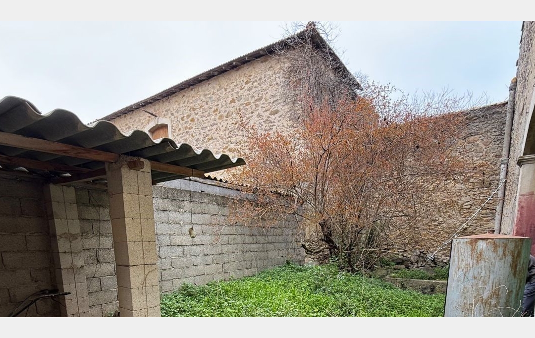 Annonces NARBONNE : Autres | POUZOLS-MINERVOIS (11120) | 520 m2 | 109 000 &euro; 