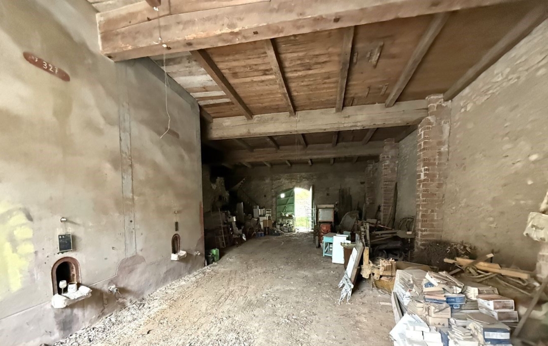 Annonces NARBONNE : Autres | POUZOLS-MINERVOIS (11120) | 520 m2 | 109 000 &euro; 
