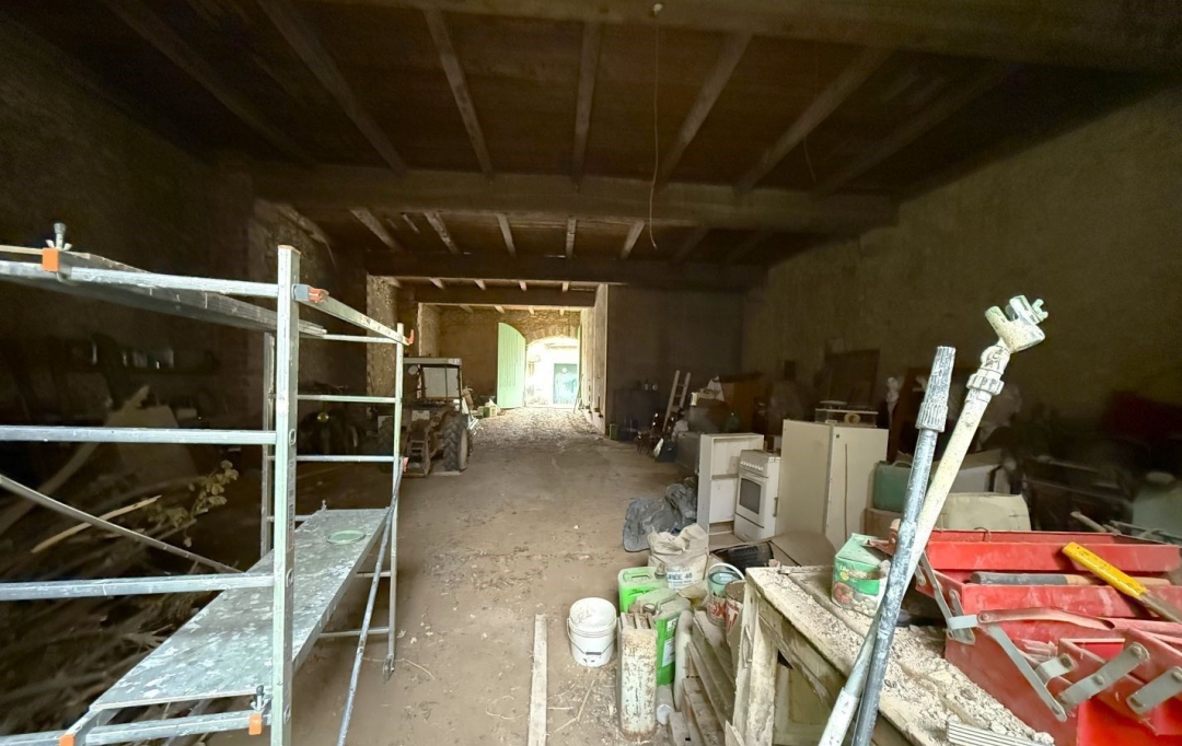 Annonces NARBONNE : Autres | POUZOLS-MINERVOIS (11120) | 520 m2 | 109 000 &euro; 