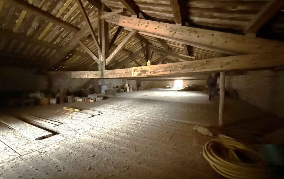 Annonces NARBONNE : Autres | POUZOLS-MINERVOIS (11120) | 520 m2 | 109 000 &euro; 