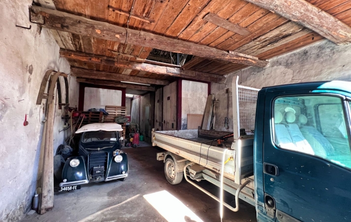 Maison   POUZOLS-MINERVOIS  220 m2 50 000 € 